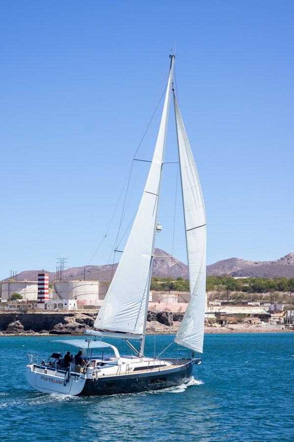 Beneteau 52 SESTANTE Servicios Navieros, Embarcaciones La Paz, BCS