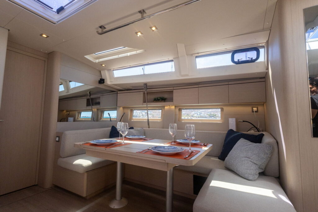 Beneteau 52 SESTANTE Servicios Navieros, Embarcaciones La Paz, BCS